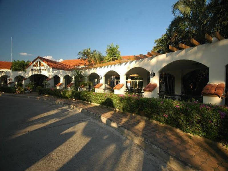 Dad D Resort By Lopburi Inn Resort Lop Buri Exterior foto